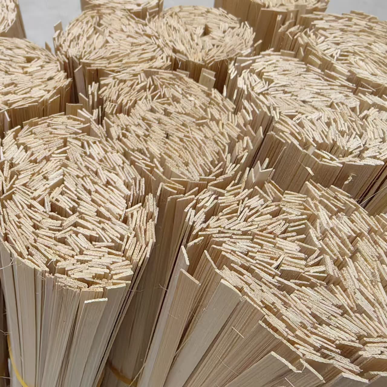 Two-Layer Yellow Bamboo Skin Strips, Thin Bamboo Pieces, and Splints for Handmade Weaving, Ideal for DIY Boat Decor and Kindergarten Crafts