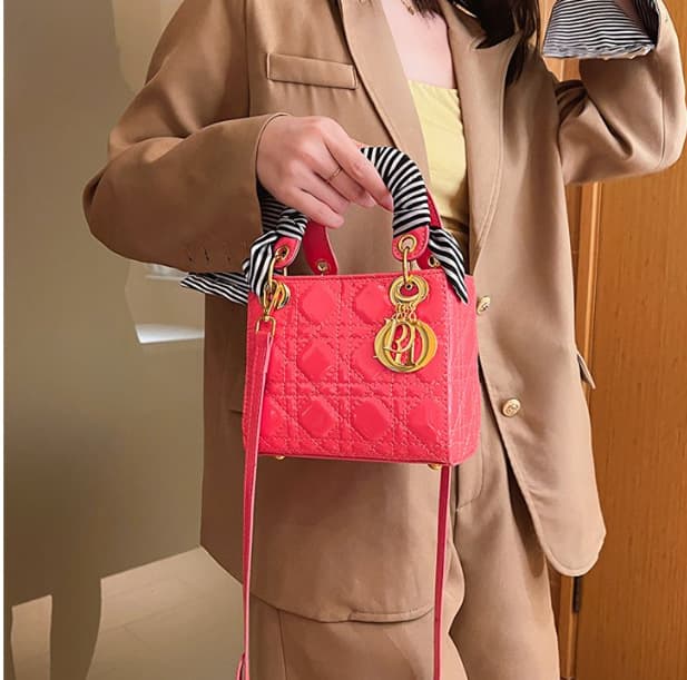 Handheld Shoulder Crossbody Bag Lady Dior 2026 Chanel Style New Bag Diamond Grid Fashion Versatile Mirror