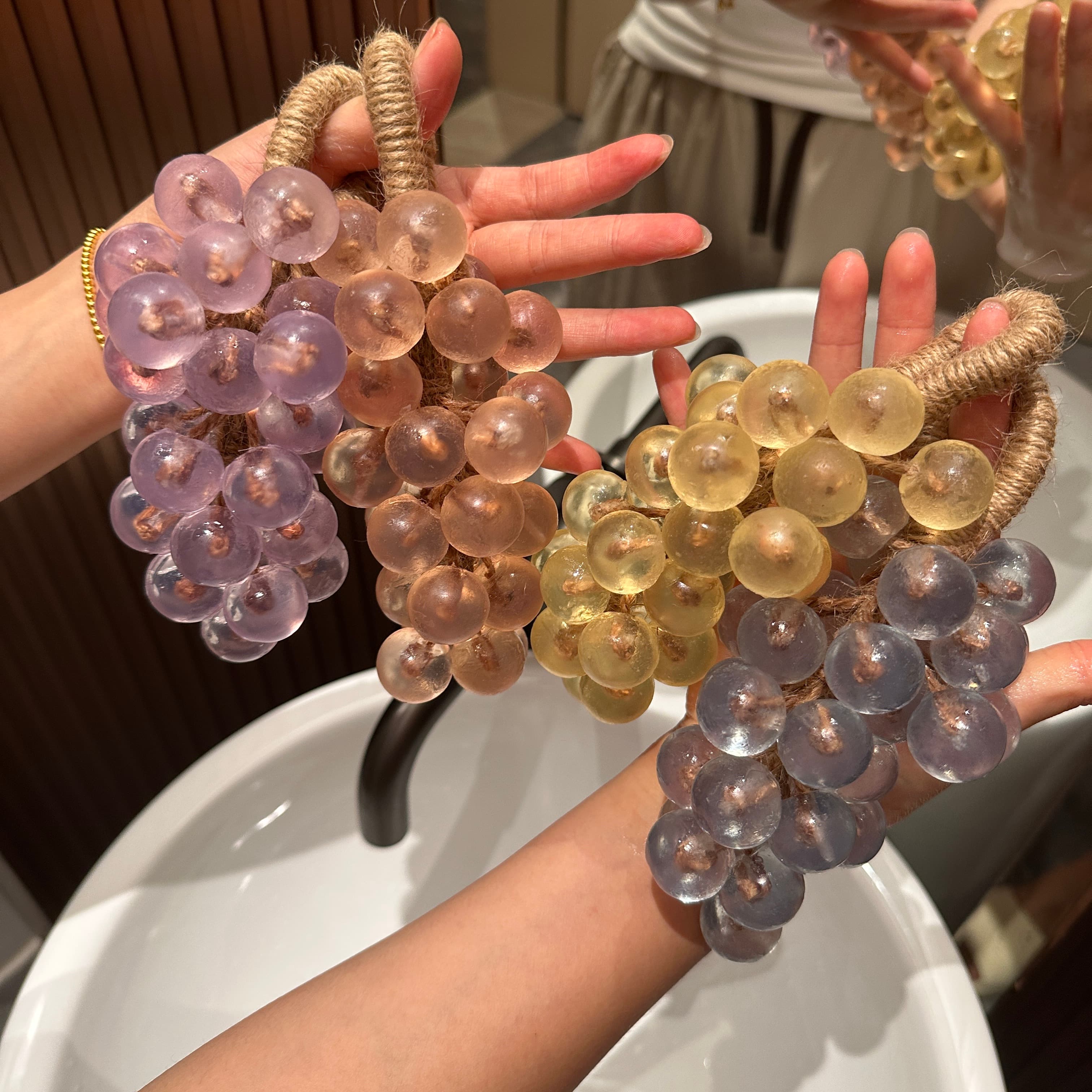 Cross-border Crystal Grape Soap Grape Cluster Handmade Soap Essential Oil Soap for Bathing and Hand Washing Long-lasting Fragrance Fruit-shaped Soap