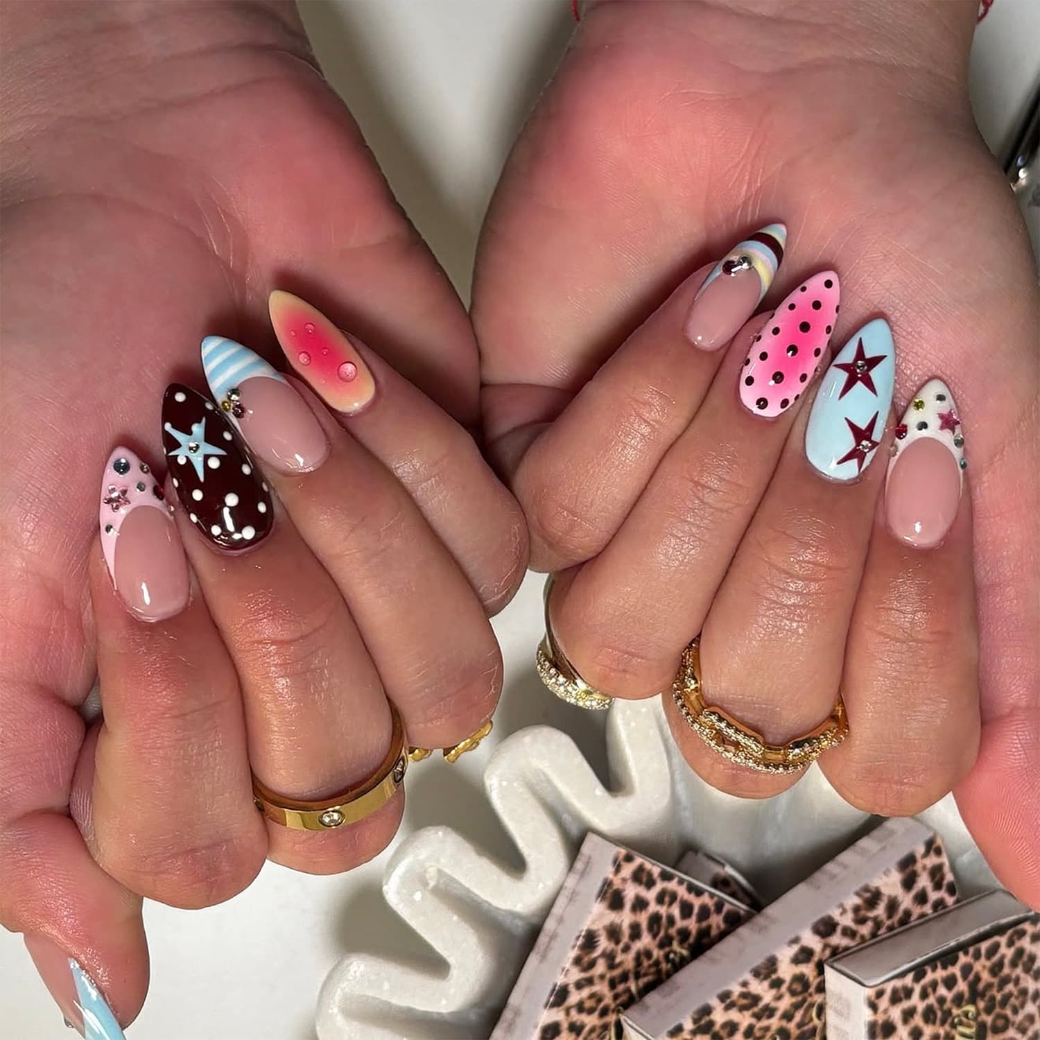 Wholesale Dopamine Color Contrast Press-On Nails Glitter Sparkle Fake Nails Short Almond Nail Tips