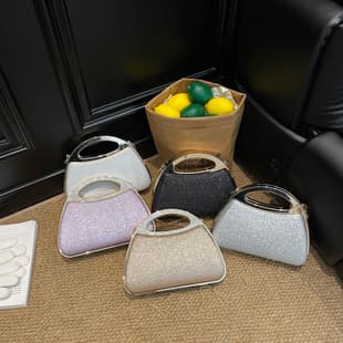 Spring New Fashion Single Shoulder Crossbody Bag Niche Casual Personality Small Square Bag 2026 Trendy Simple Women Bag