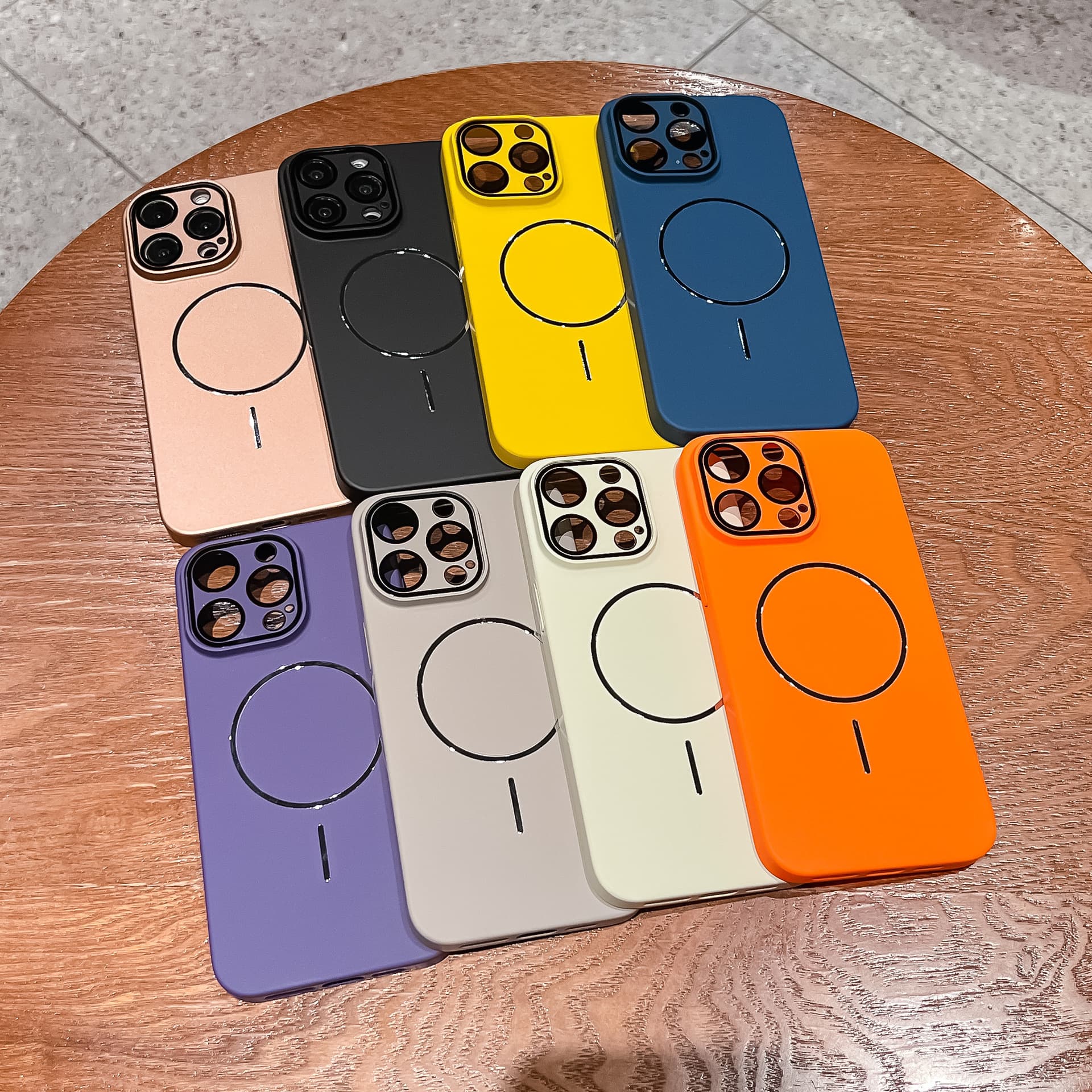Dopamine is suitable for iPhone 17 magnetic phone case. Apple 16 Pro Max comes with lens film and anti-fall protective cover.