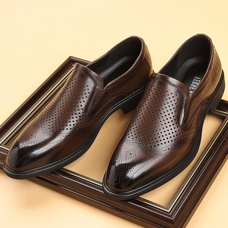Top layer pure cowhide, pigskin lining, perforated shoes, insole top layer cowhide, soft sole European business style