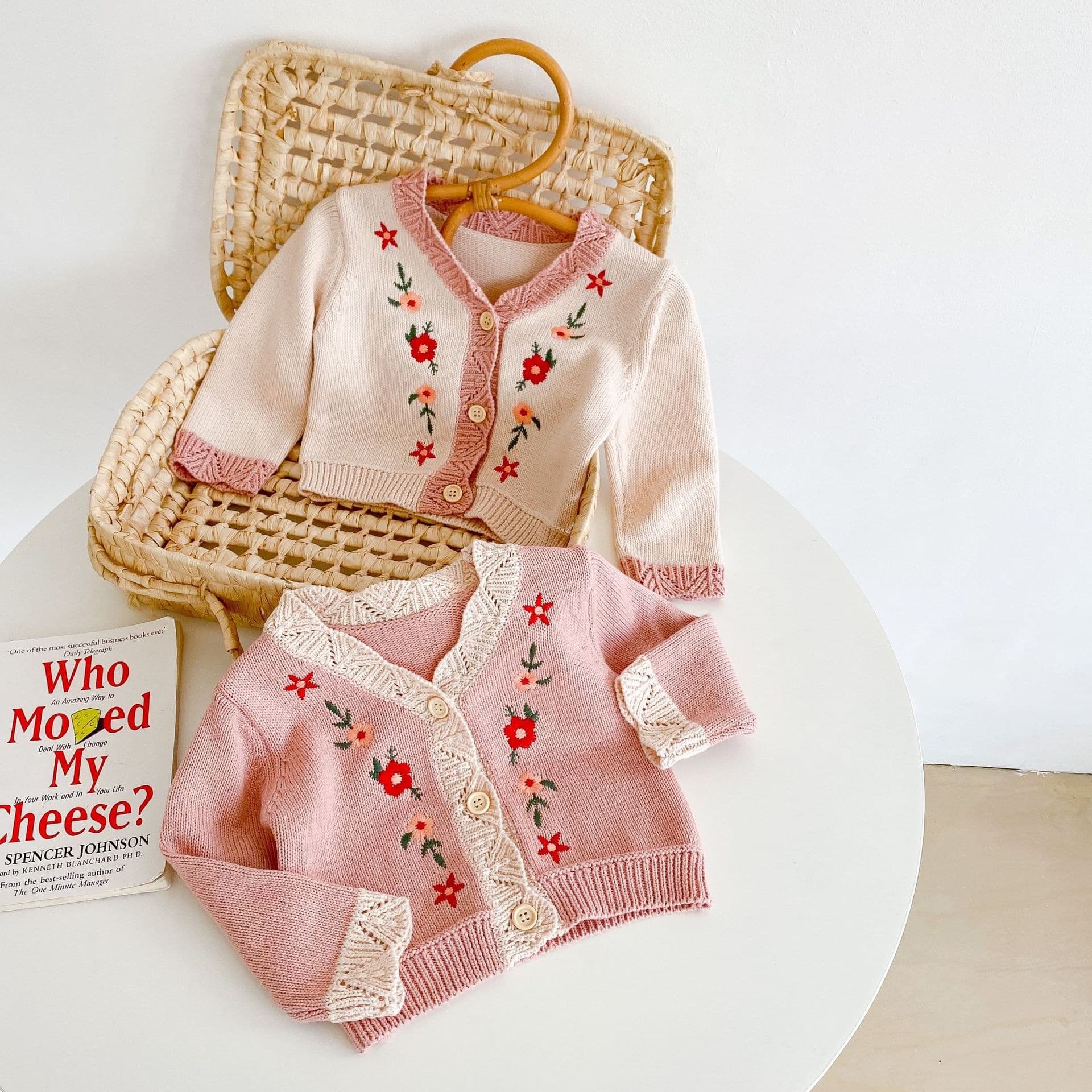 2026 Autumn and Winter Versatile Infants and Girls Baby Jackets Flower Embroidered Knitted Sweater Cardigan Long Sleeve Tops