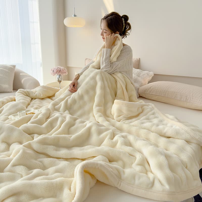 Cross-border thickened bubble fleece blanket, milk fleece office nap blanket, flannel air conditioning blanket, gift blanket wholesale
