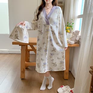 Spring/Summer/Autumn Thin Sweat-Absorbing Maternity Nursing Nightgown with Built-in Bra, Postpartum Sleepwear