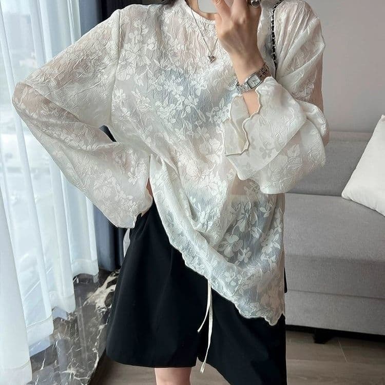 Hollow-out embroidery chic loose fit slimming plus-size long-sleeve base layer top for women, spring/autumn new lace shirt.