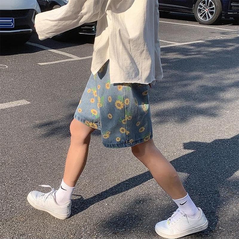 Daisy Print Men's Casual Shorts Summer Trendy Loose Fit Beachwear Five-Minute Pants Straight Leg Cotton Denim Mid-Waist Zipper Closure