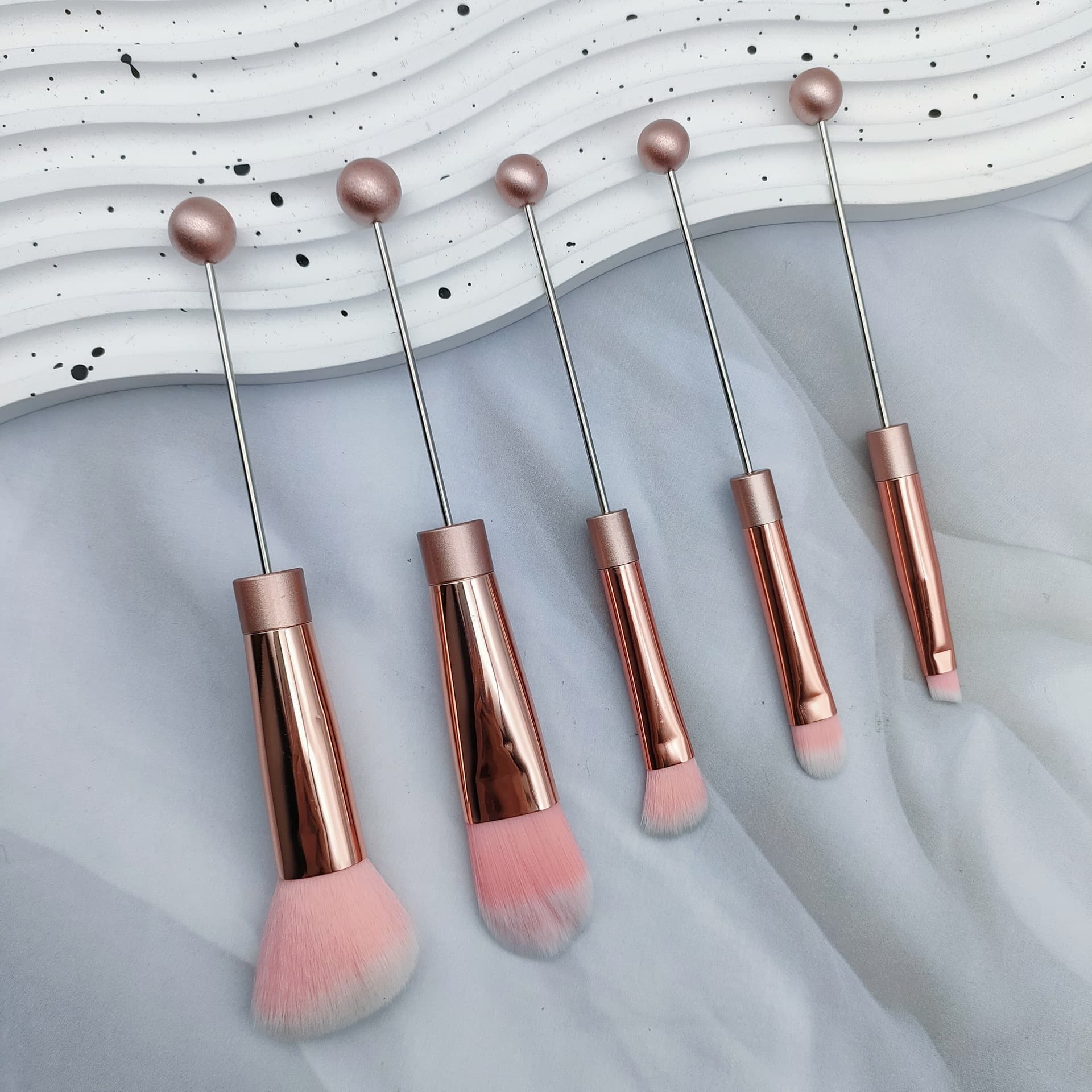 5-Pack DIY Metal Handle Bead Makeup Brush Set Blush Brush Powder Brush Angled Eyeshadow Eyebrow Brush Beauty Tools
