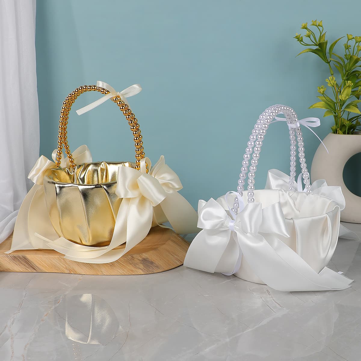 Western-style wedding basket for newlyweds, wedding pearls, hand-held flower basket, flower girl scattering flowers, hand-held basket with petals, small basket