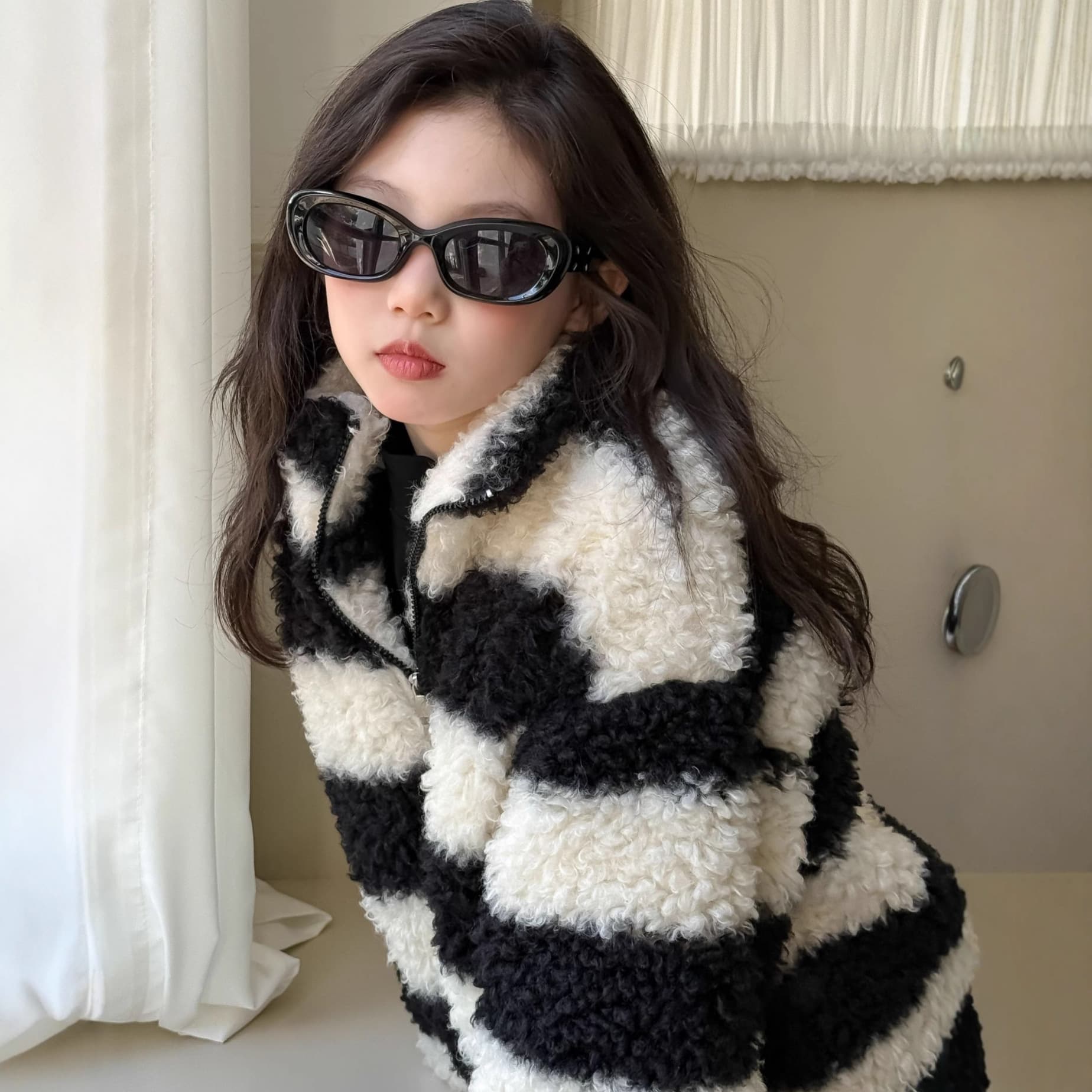 Children's Coat 2025 Winter New Girls' Striped Loose Quilted Faux Fur Trendy Stand Collar Fuzzy Coat Overcoat