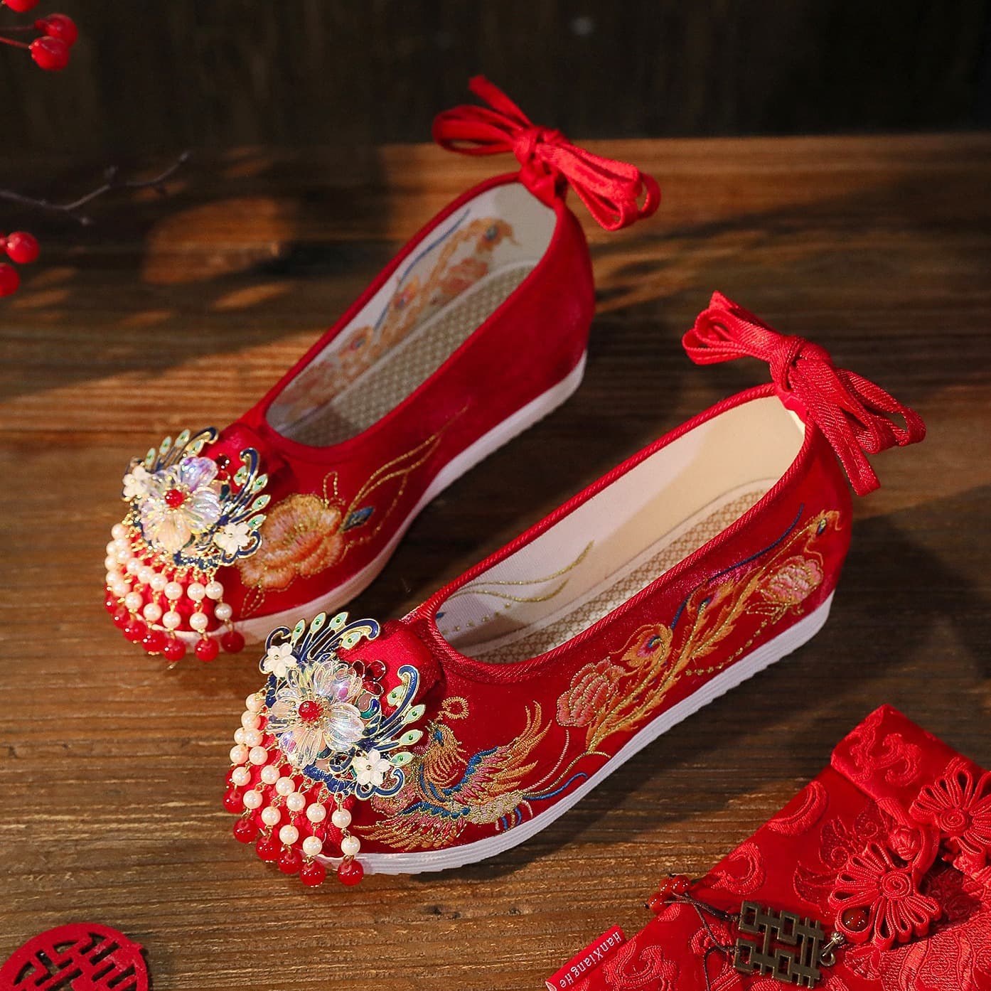 【Jinhuanggai】Ming-style Chinese Xiuhe Wedding Shoes, Red Hanfu Bride Shoes, Embroidered Women's Shoes