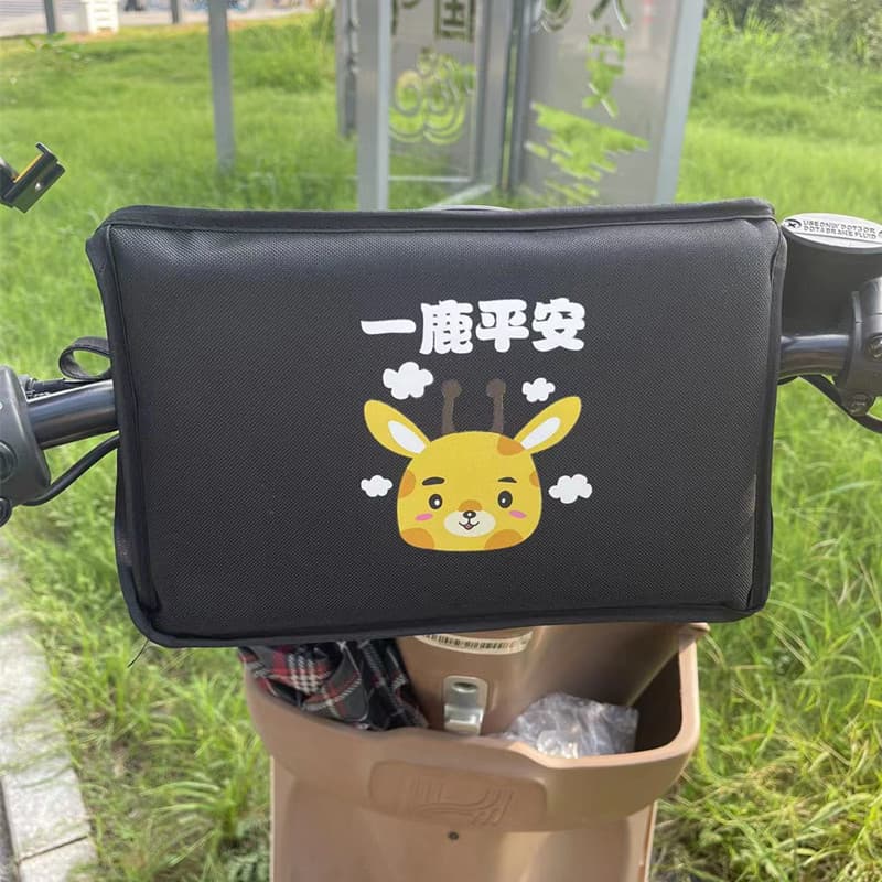 Electric motorcycle child bumper pad, electric scooter baby cartoon anti-collision bag protective pad