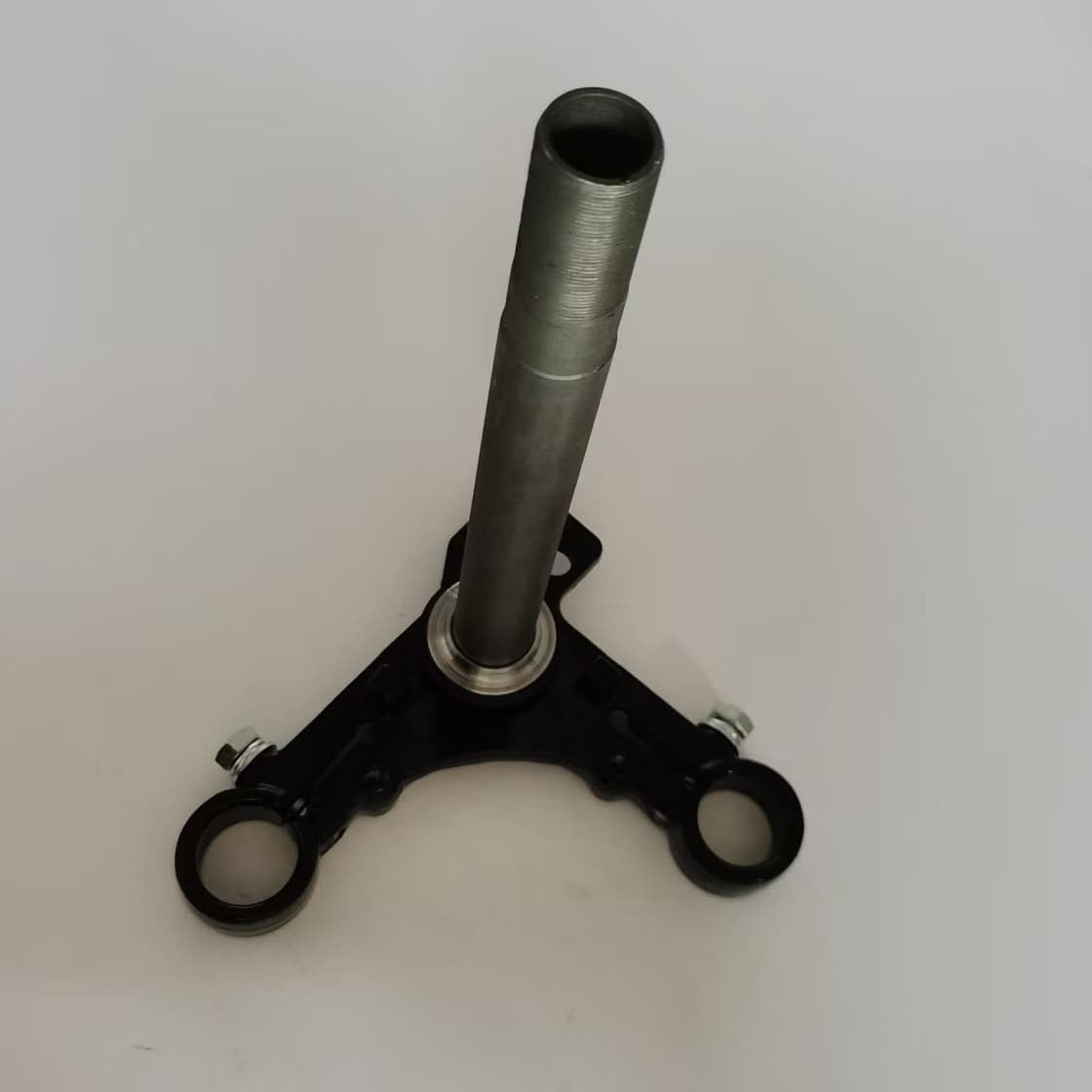 Electric vehicle motorcycle lower connecting plate steering column steering gear CG125 lower connecting plate manufacturer accessories wholesale.
