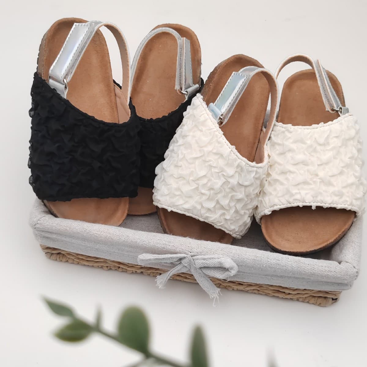 2025 Flat Bottom Girls Summer New Slippers Fashion Bubble Gauze Soft Bottom Children's Sandals Princess Sandals