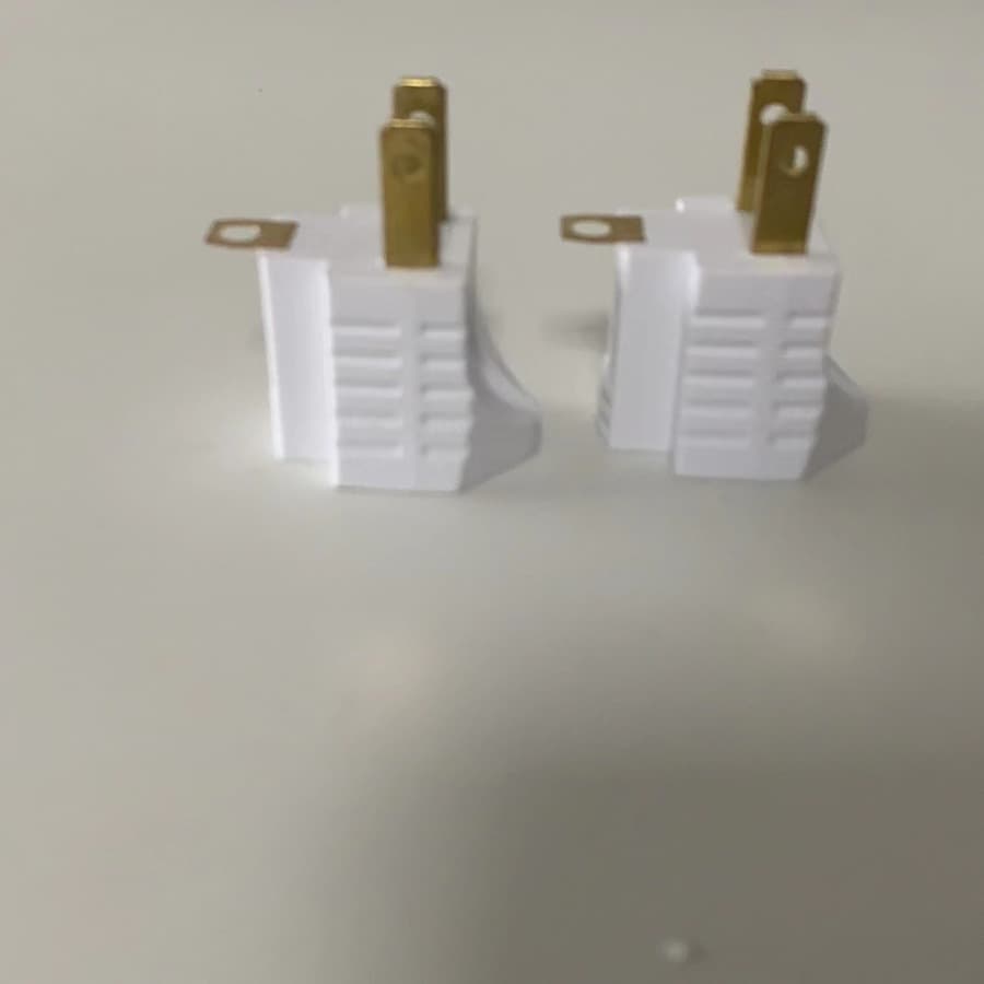South American U02 White Plug, Multi-functional Converter, Three Outlets, PVC Material