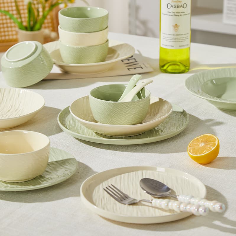 New Cream Style Bowl and Plate Set, Thickened Underglaze Color, Home Ceramic Bowls and Plates with Fresh Elegant Feel