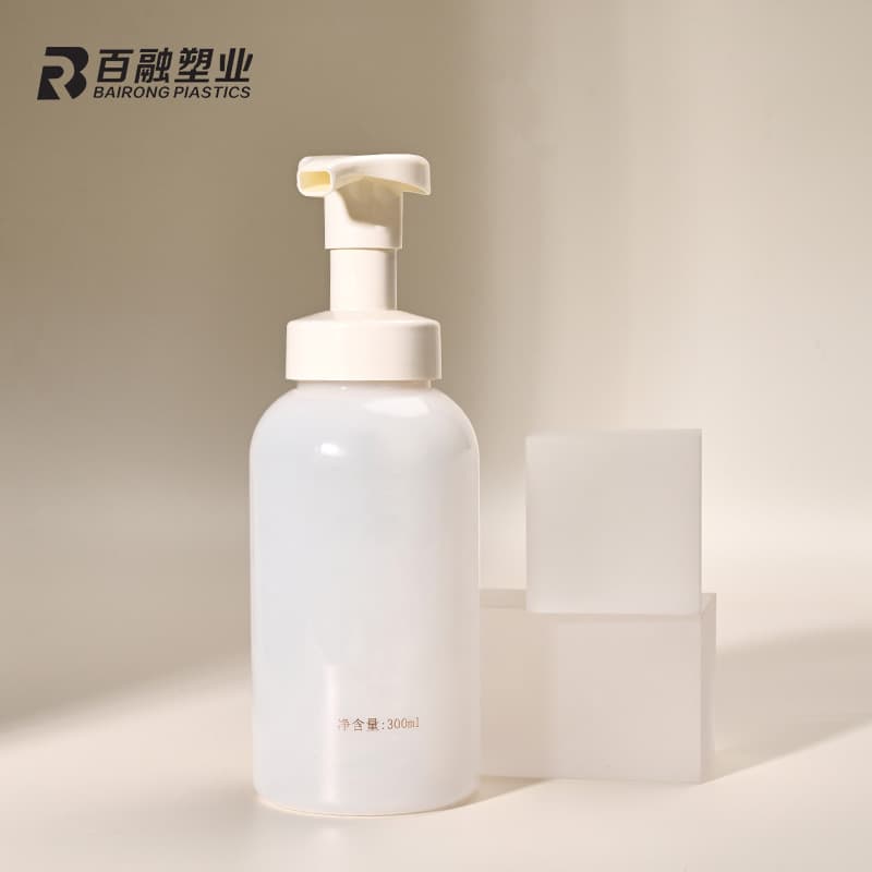 Aesthetic foam bottles with round shoulders for facial cleanser, hand soap, mousse PET bottles