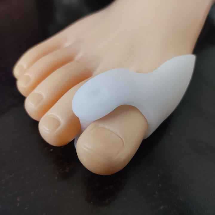 Daily-use silicone toe separators and thumb sleeves for toe alignment