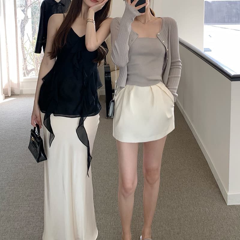 Elegant Cool Muse Fashionista Must-Have V-Neck Rolled Hem Ribbon Camisole Top