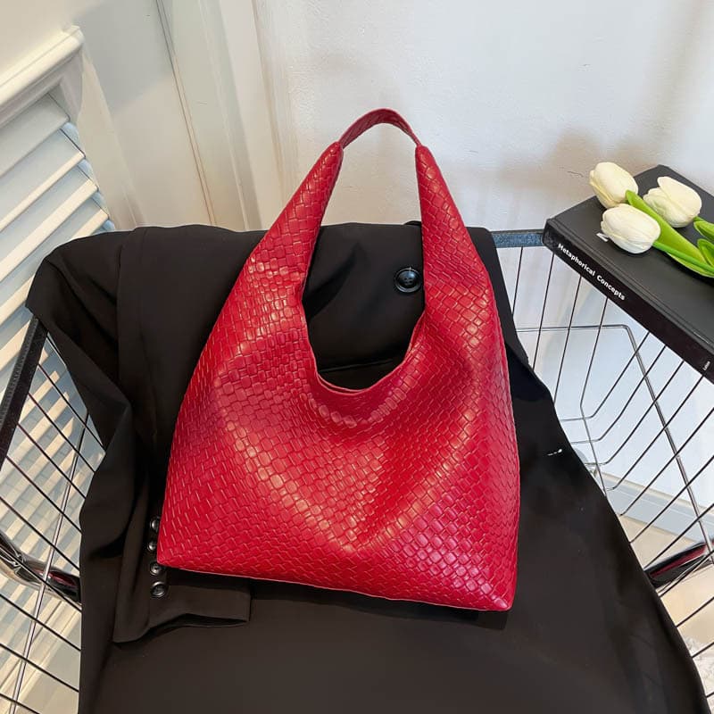Casual Fashion Simple Retro Commuter Underarm Tote Bag 2026 New Trendy Unique Design Stylish Shoulder Bag
