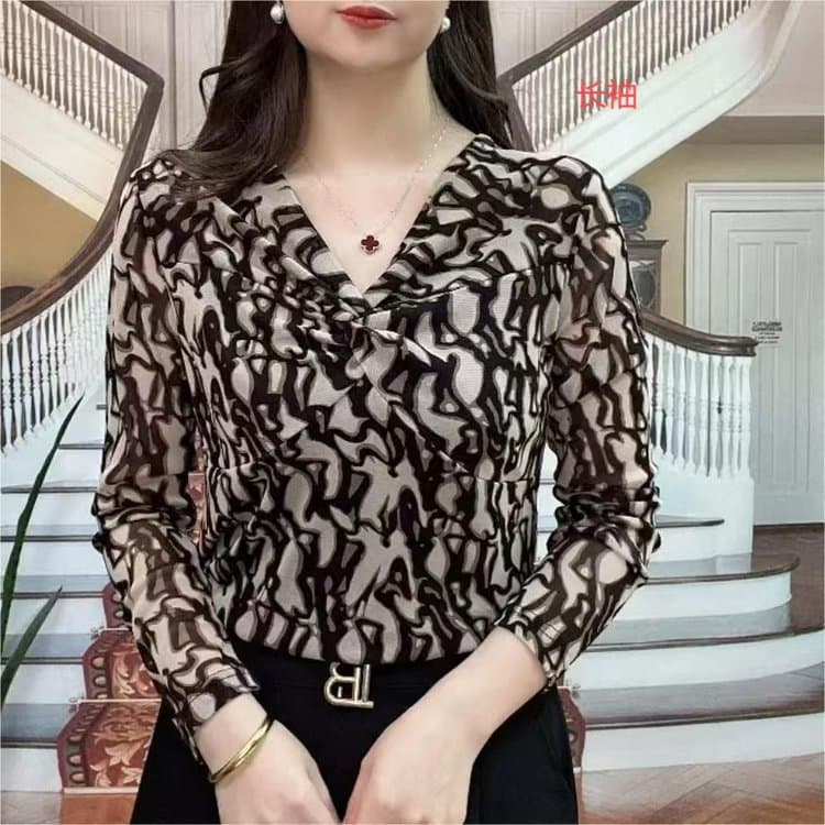 New Autumn V-Neck Stretch Long-Sleeve Base Tee 2024 Fashionable Slimming Elegant Age-Defying T-Shirt Top