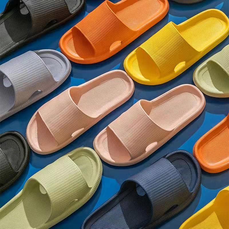 Hot Sale Of The Season New Indoor Slip-resistant Plastic Slippers for Men Affordable Home Use Hotel Bathroom Slippers Summer Ope