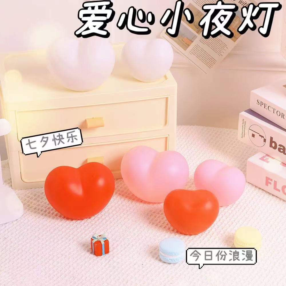 Valentine's Day/Qixi Festival Romantic Ambient Light, Student Dorm Bedside Heart-shaped Night Light, Viral Creative Heart Ornament