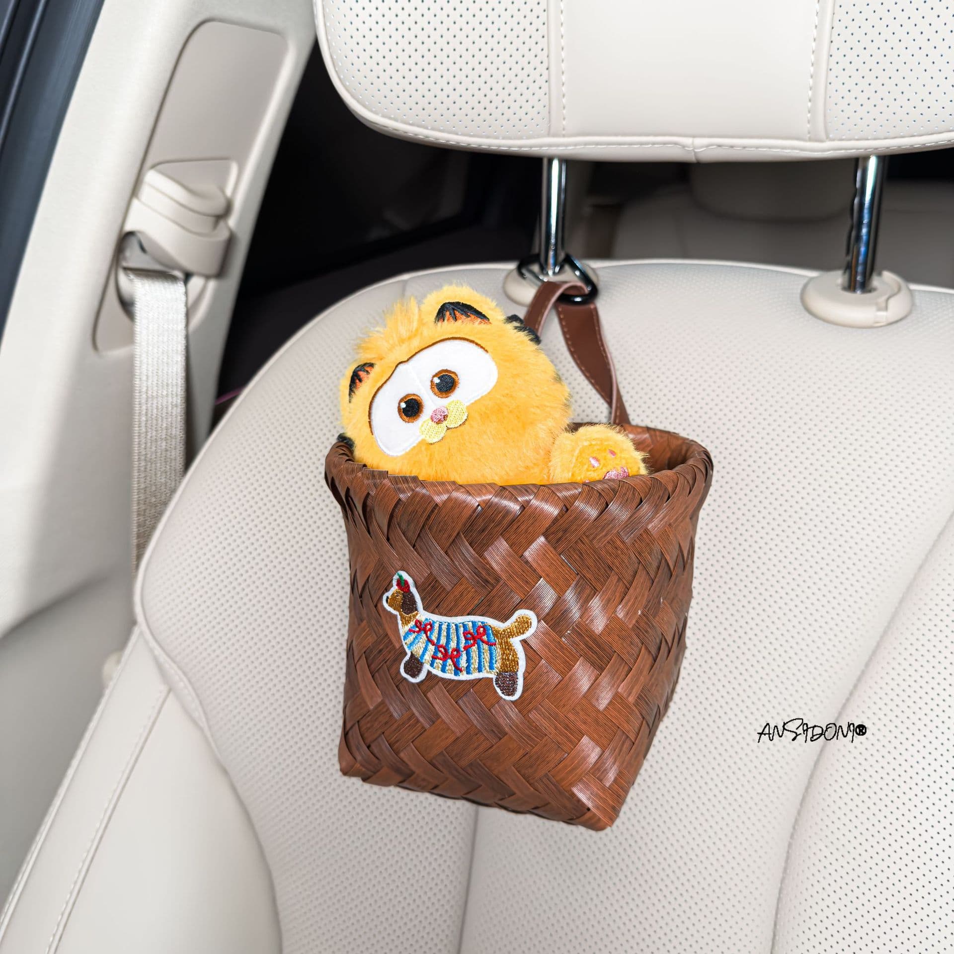 Creative Car Storage Box Vent Organizer Woven Basket Car Trash Can Hanging Basket Cute Decoration for Women