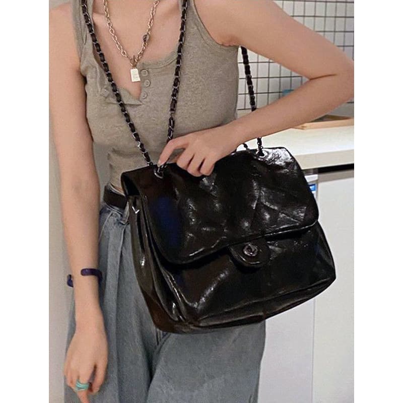 2025 New Tote Bag Women's Fashion Small Fragrance Style Hobo Bag Shoulder Large Capacity Diamond Chain Bag Commuting Bag