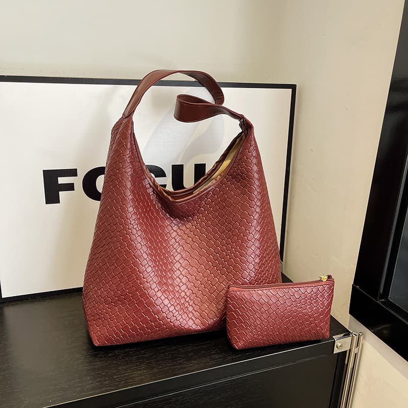 Large Capacity Retro Commuter Bag for Women 2025 New Fashion Versatile Premium Tote Bag Casual Mother-Child Shoulder Bag