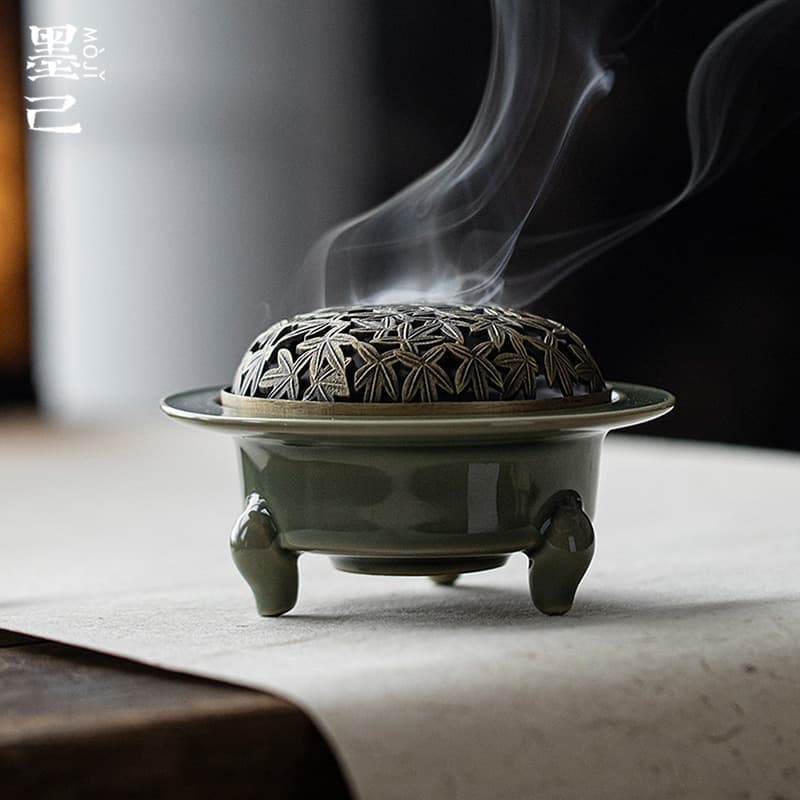 Mojiyue kiln celadon ceramic incense burner household indoor incense accessories incense seal incense three-legged stove incense burner