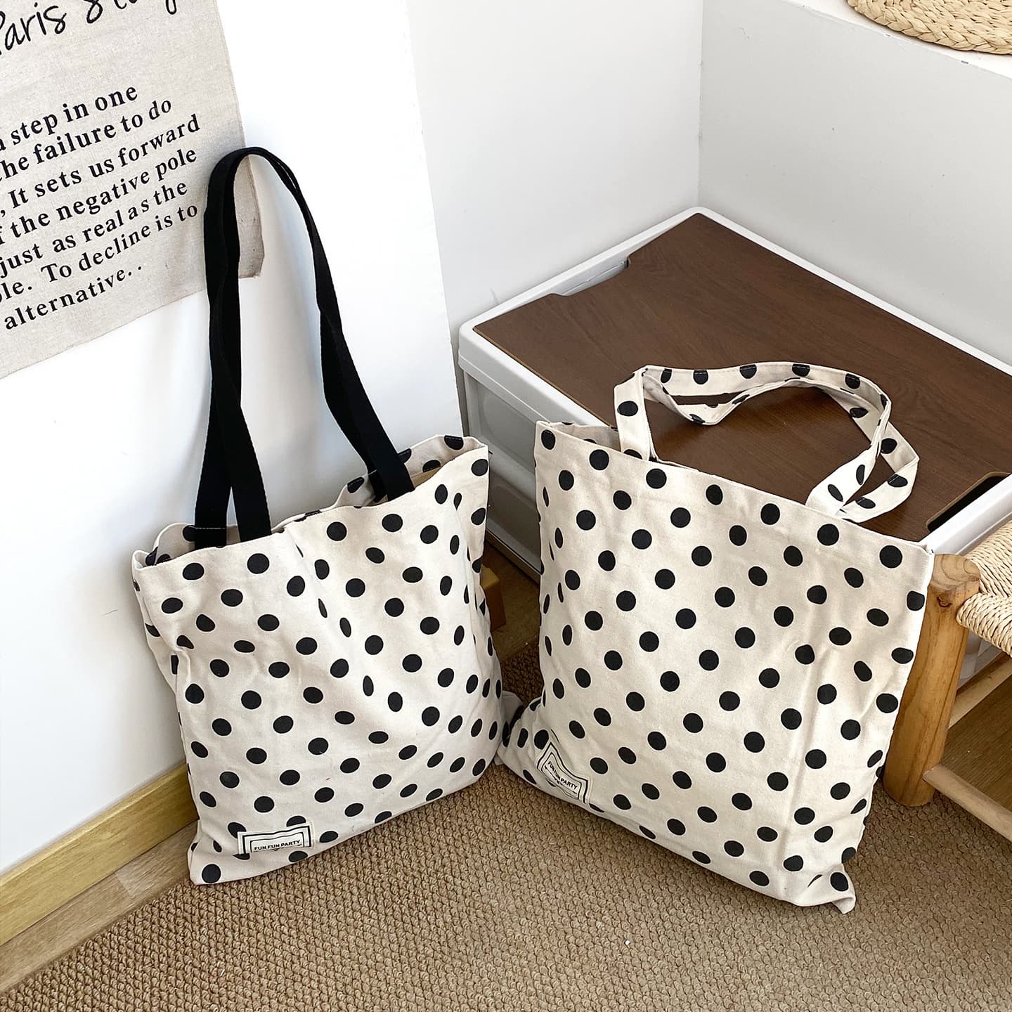 Korean-Style Polka Dot Shoulder Bag, Retro Classic Black and White Canvas Bag, Simple and Fashionable, Versatile Commuter Cloth Bag, Fresh and Stylish for Women