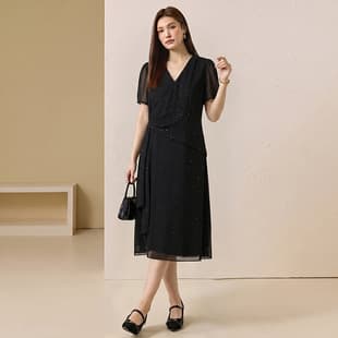 Plus Size Women's 2026 New Summer Lightweight V-Neck Black Chiffon Dress Slimming Waist Temperament Dress for Curvy Women