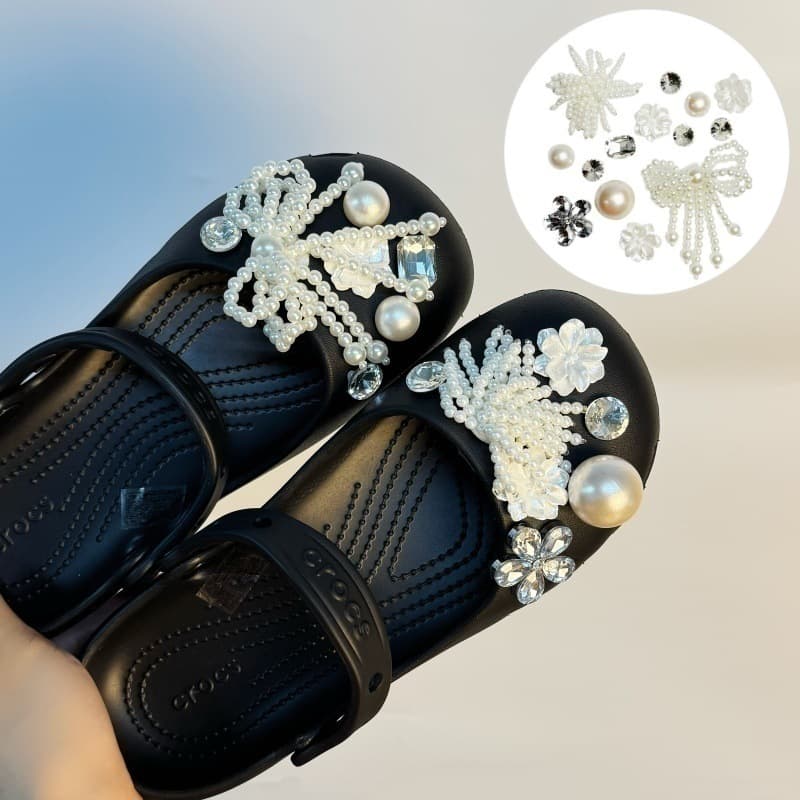 2026 New Style Clogs with Crystal Decorations, Shoe Rhinestones, Decorative Buckles, Flower Slippers, Sandal Accessories, Shoe Buckles, Shoe Flowers DIY
