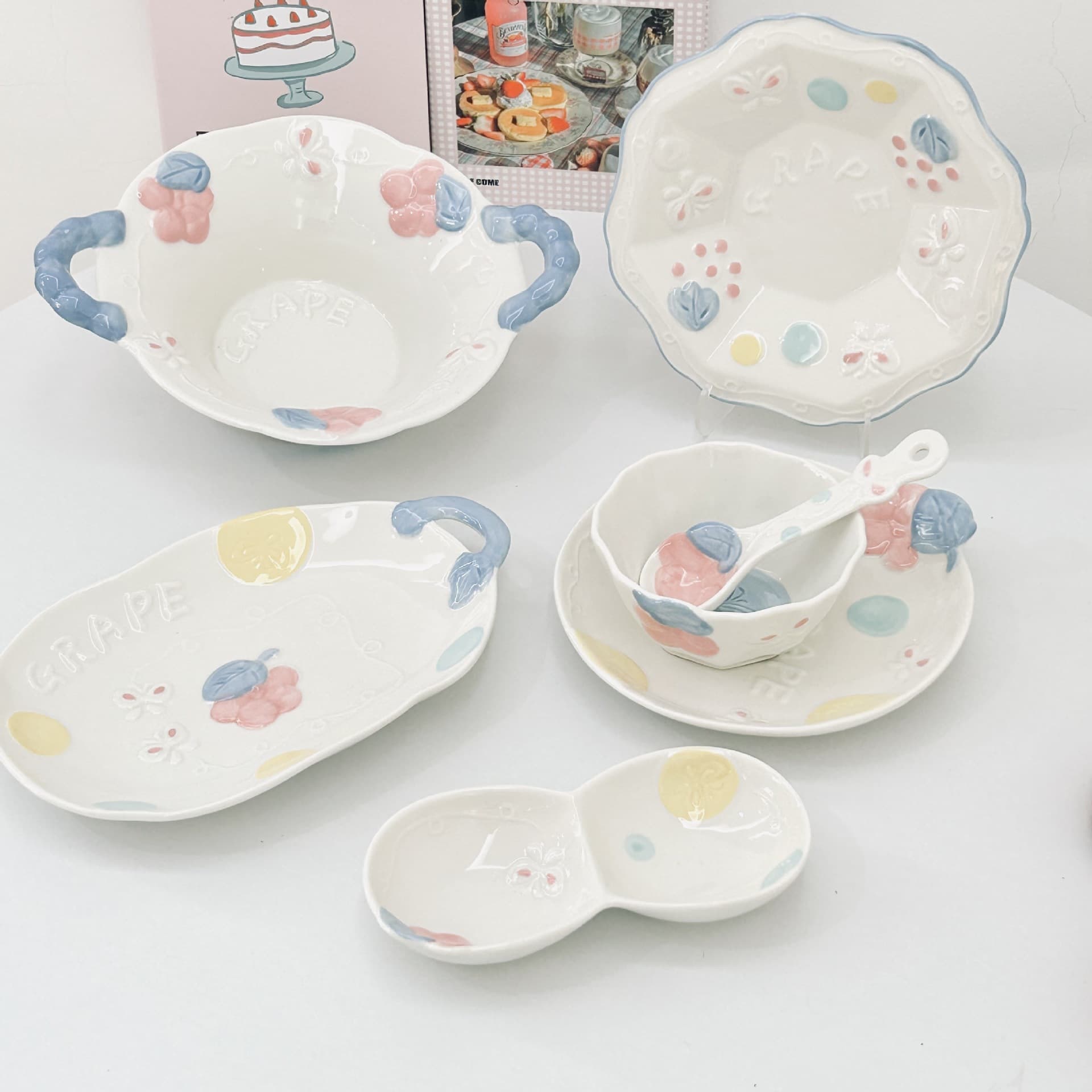 Ins-style high-end ceramic dinnerware set with embossed design, minimalist plates and bowls for home use