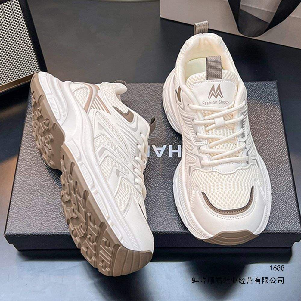 2026 New Autumn Mesh Women's Shoes Versatile Casual Sports Thick Sole Dad Shoes Fashionable Trendy Women's Footwear