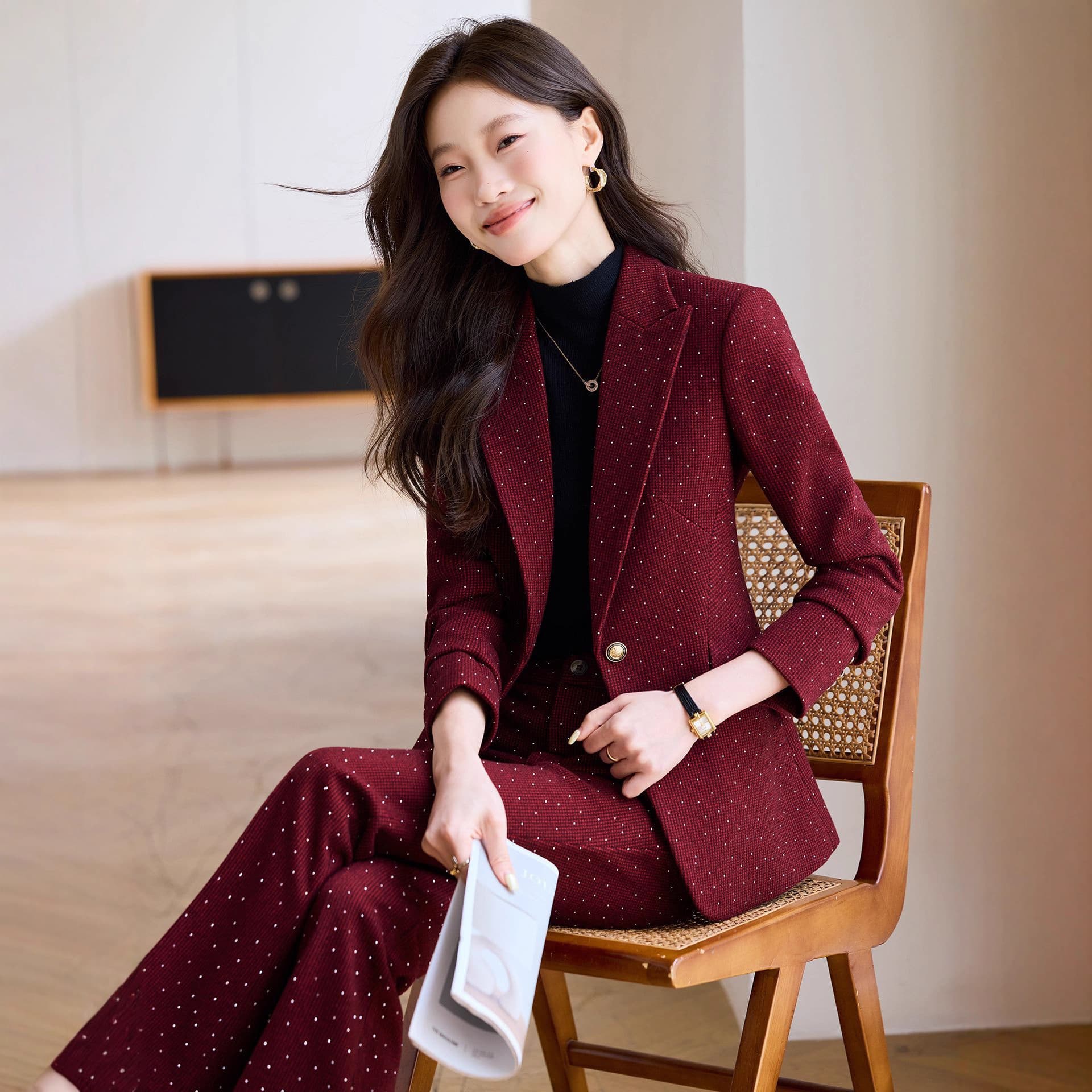 Trendy Youthful Suit Set for Women with Rhinestone Houndstooth Pattern, 2025 Autumn New Arrival, Stylish Chanel-Style Two-Piece Set