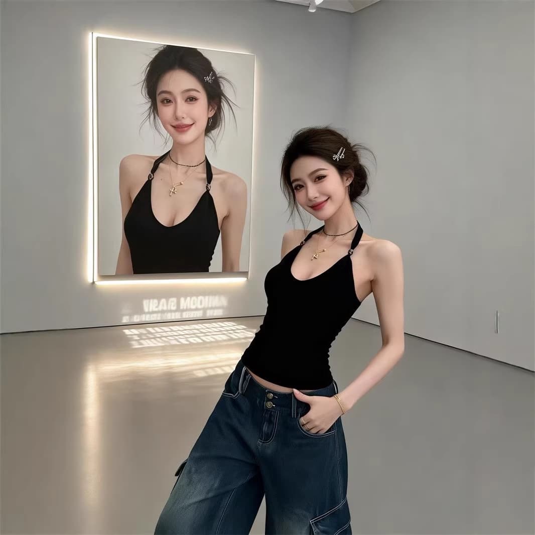 Unique V-Neck Beaded Halter Neck Backless Camisole for Women, Slim Fit, Short Style, Suitable for Layering or Wearing Alone, Trendy Summer Top