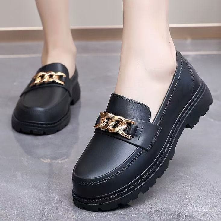 Fashionable Women's Rain Boots - Trendy Mid-Heel, Soft, Wide-Fit, Waterproof & Slip-Resistant PVC Rain Shoes