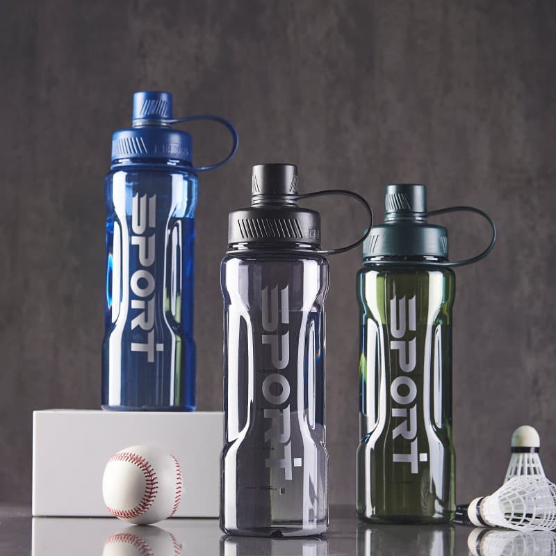 Large Capacity Fitness Sports Water Bottle, Shatterproof and Leak-Proof Plastic, High Aesthetics Men's Cup, Heat-Resistant PC Space Cup