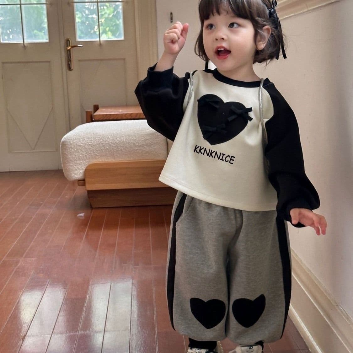 Girls' suit spring and autumn new style girl's style winter plus velvet thickening love sweatshirt and sweatpants two-piece set other