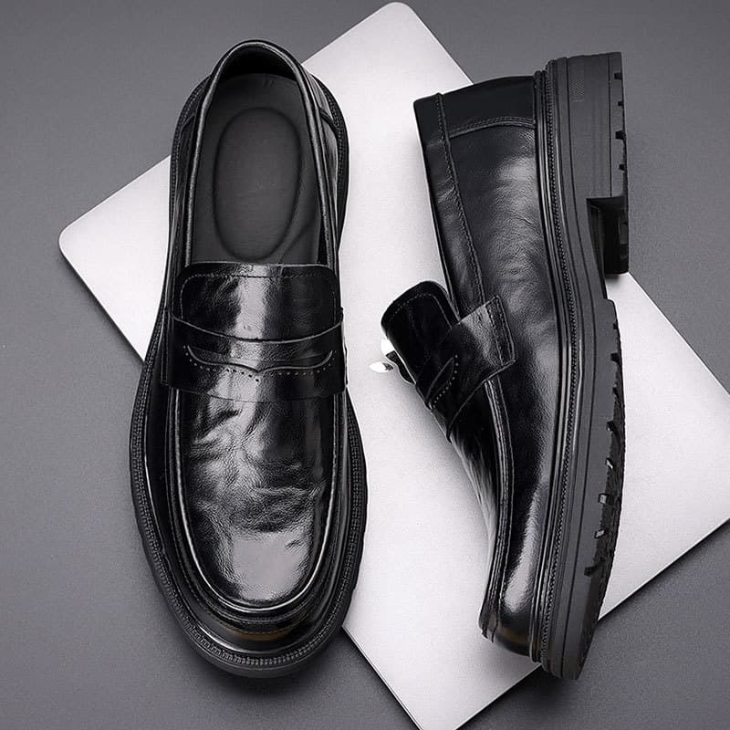 Men's Business Casual Leather Shoes Thick Bottom Flat Loafers Round Toe Low Heel Rubber Outsole Leather Lined for Spring Autumn