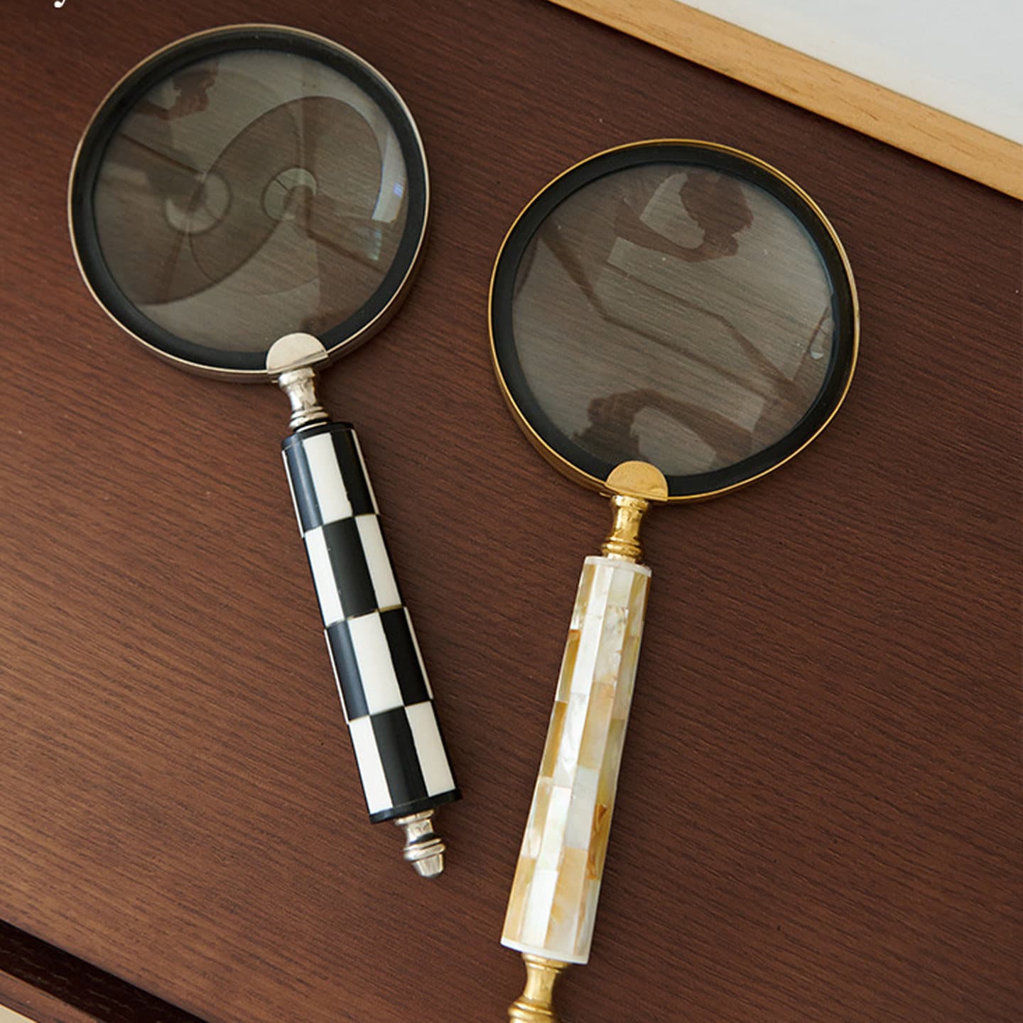 Indian Imported Color Shell and Ox Bone Handheld Magnifying Glass, Study Office Desk Decoration, Photography Prop