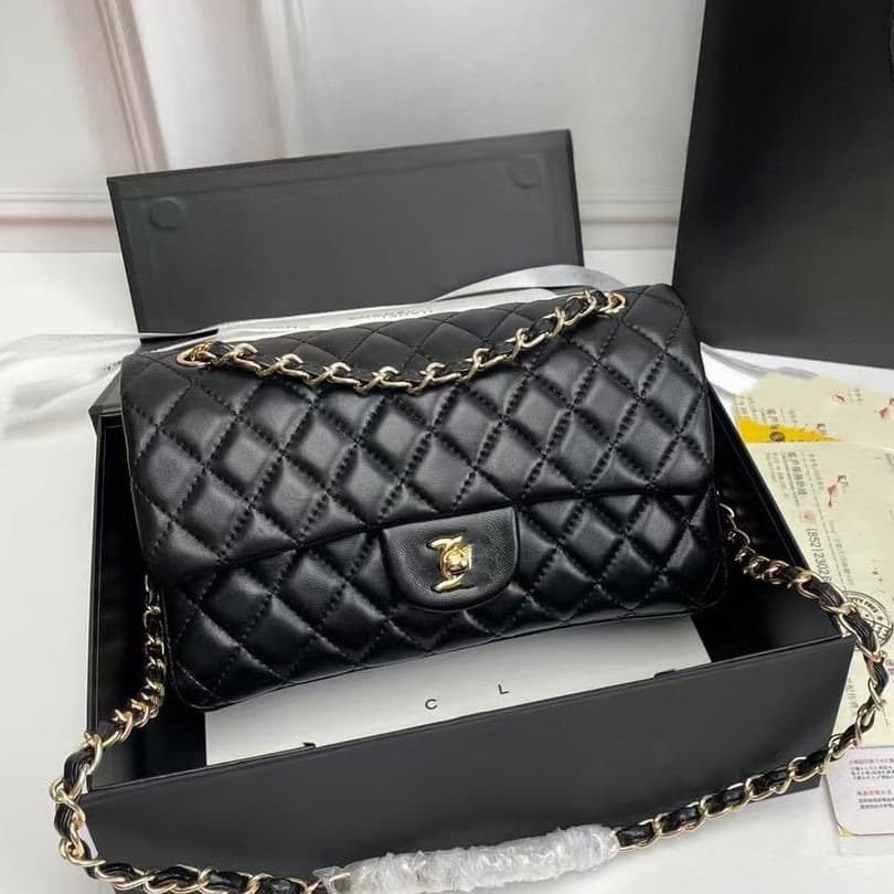 Chanel 1112 Classic Small Flap Bag with Diamond Quilted Pattern, Luxury Chain Bag, Caviar Leather Shoulder Bag, Crossbody Bag