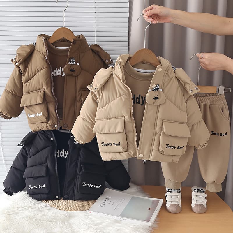 2026 new fashionable baby winter clothes, boys' clothes, children's autumn and winter velvet thickened cotton clothes three-piece set trendy