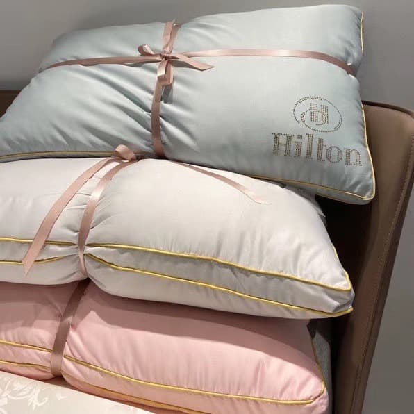 In Stock Hotel Silk Cotton Pillow Core New Style Solid Color Washable Silk Rhinestone Pillow Wholesale