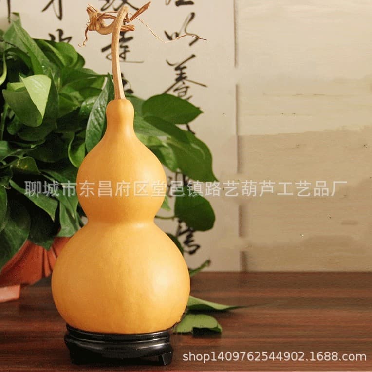Factory direct sales of natural gourds, medium-sized gourd handicrafts, extra-large waisted gourds, wholesale large gourds.
