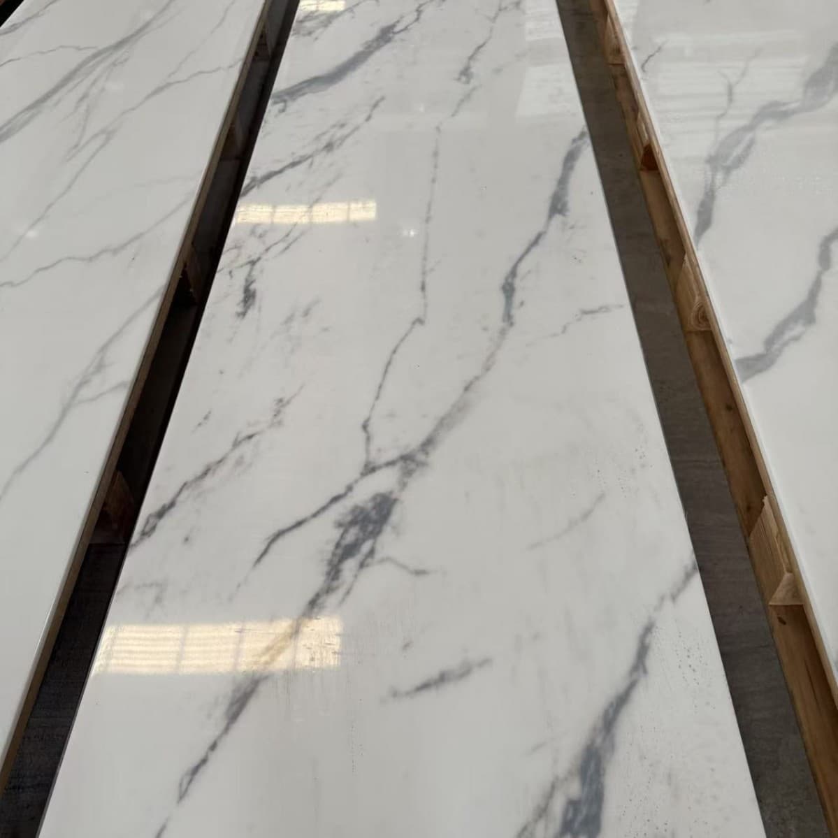 Domestic artificial stone manufacturers wholesale composite acrylic patterned slabs and marble-look slabs.