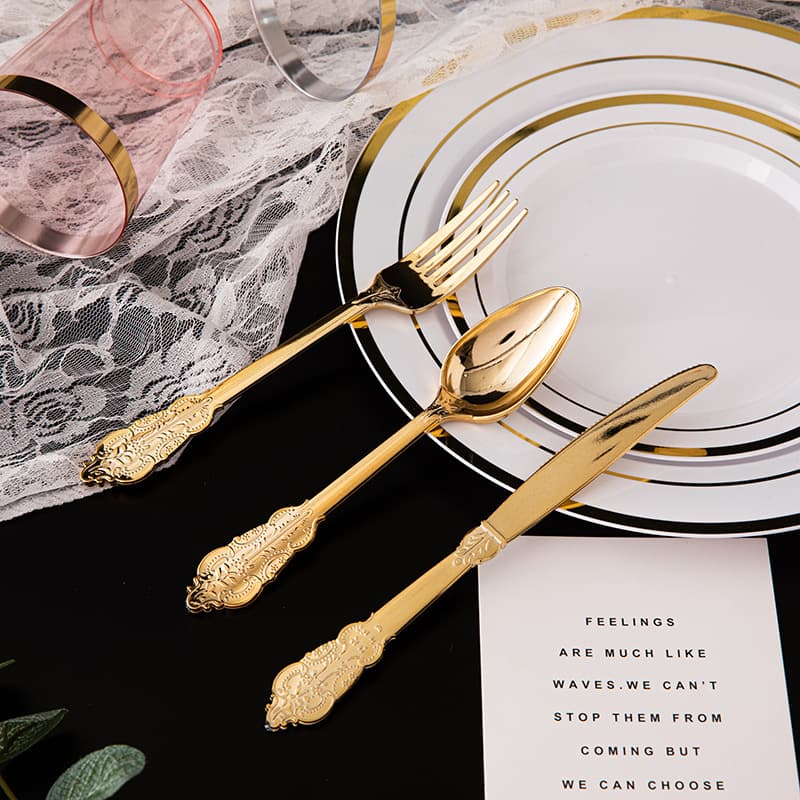 European-style creative 304 plastic court series high-end gold-plated exquisite retro embossed steak knife, fork and spoon tableware